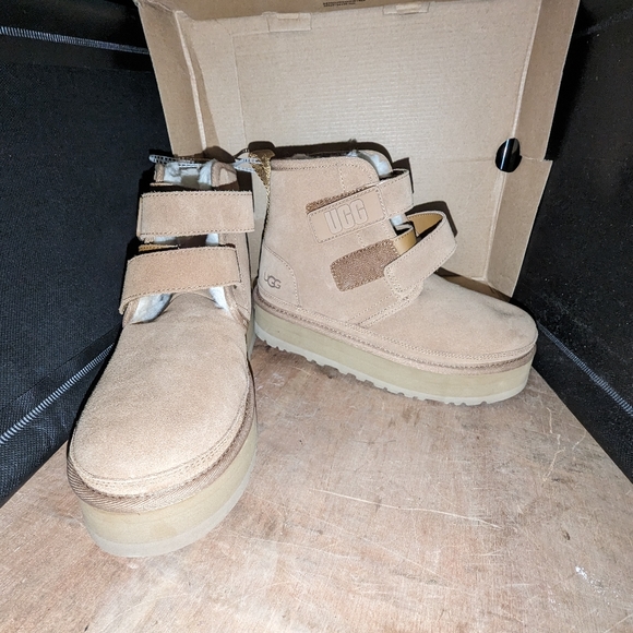 Size 5 ugg booties - Picture 6 of 6